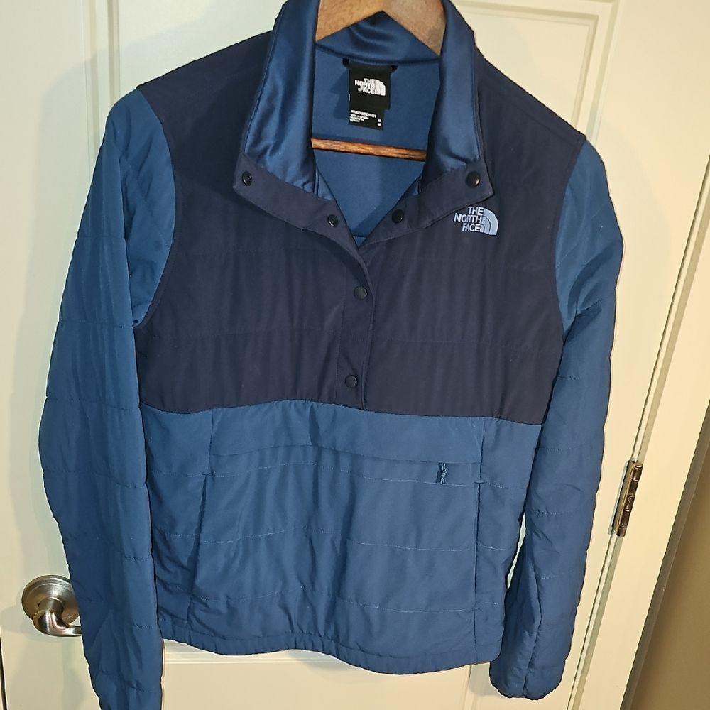 The North Face Women's Navy and Blue Pullover. Size M
